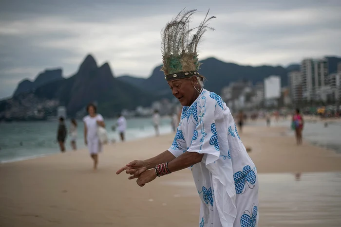 Nu au lipsit rugăciunile şi dansurile afro-braziliene. Foto: Profimedia