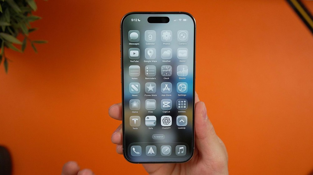 3 motive pentru care merită să faci upgrade la iPhone 15 Plus