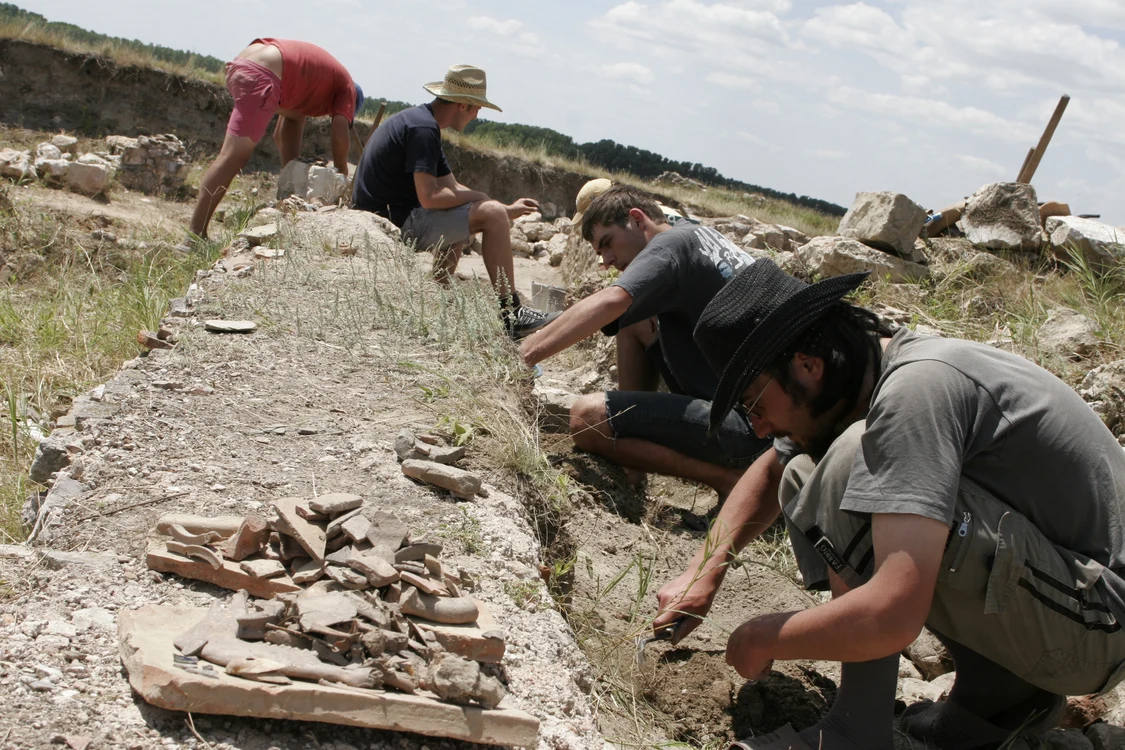 cetatea capidava sapaturi arheologice situri istorie ruine ld 9538 0 jpg jpeg