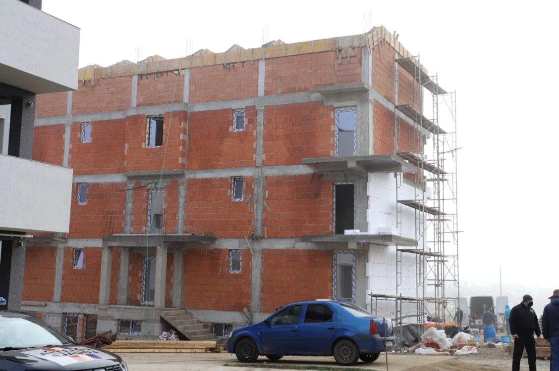Blocul ilegal din Piteşti va fi demolat FOTO: Primăria Piteşti
