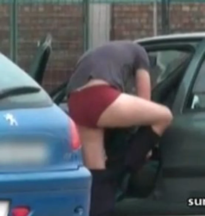 Şi a rămas în chiloţi în cele din urmă (captură: Kanal D)