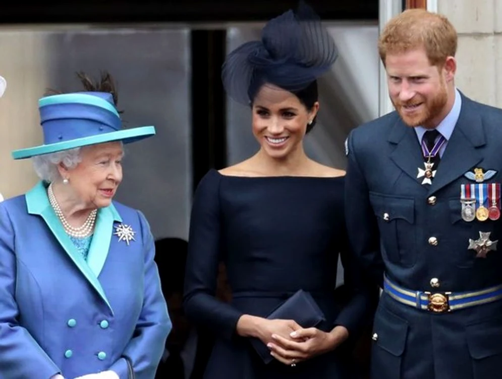 Regina Elisabeta ar fi preferat ca Meghan Markle și prințul Harry să rămână membri cu normă întreagă ai familiei regalefoto: Getty Images
