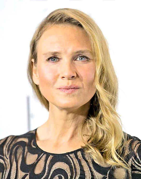 Renée Zellweger (45 de ani), actriţă - şi-a început reconfigurarea feţei în 2014: a subţiat pleoapele, injecţii cu botox în frunte, şi-a scos grăsimea din obraji, buzele umflate cu acid hialuronic, modelare nas