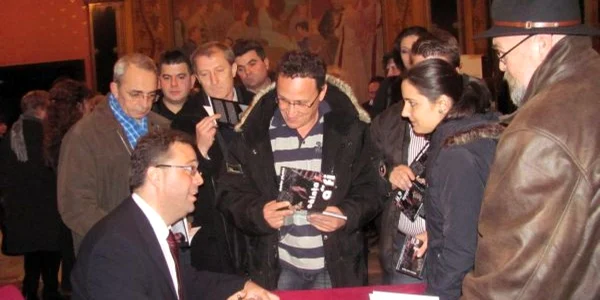 Paşcan şi-a lansat aseară cea de-a doua carte 
