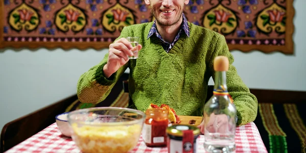 Razvan din Idicel la masa jpg