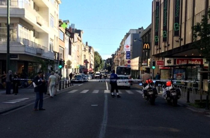 Locul incidentului a fost luat la puricat de polițiștiFoto: Instagram Adrien Cohen