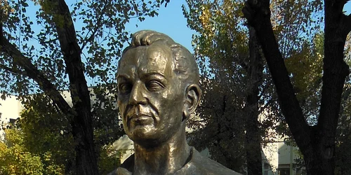 Bust Theodor Burghele jfif