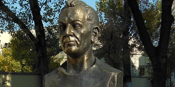 Bust Theodor Burghele jfif