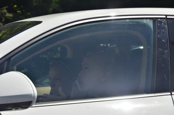 Anda Adam se îndreaptă spre Snagov alături de mama ei, Sanda