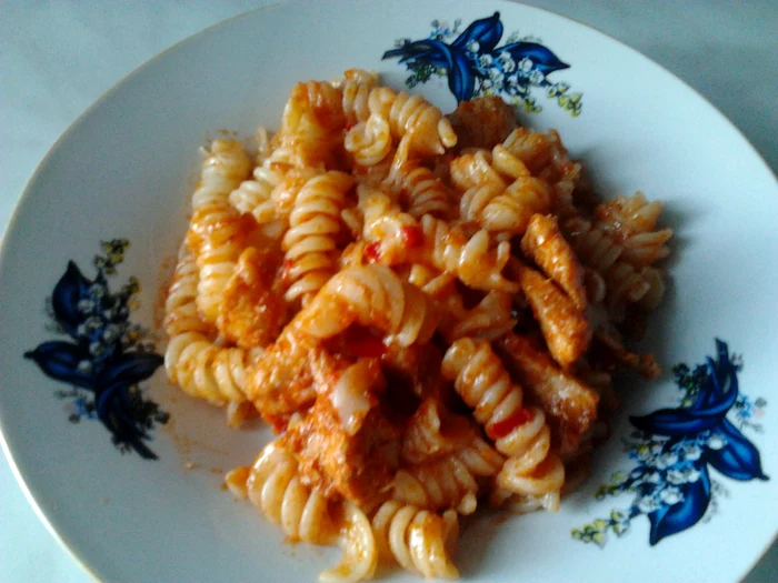 
    Paste cu carne de porc  