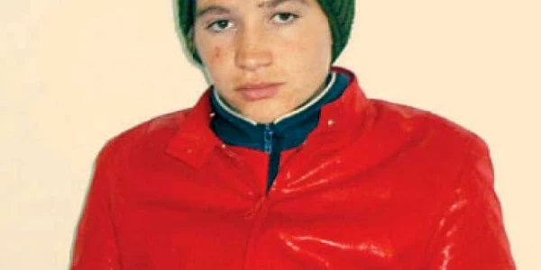 Mama Denisei s-a sinucis sub ochii poliţiştilor