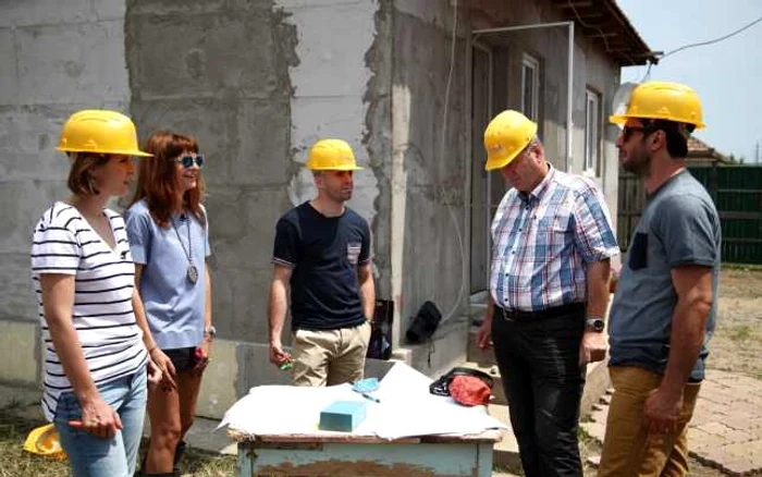 Echipa Visuri la cheie a renovat complet casa unei familii fără tată FOTO Pro TV