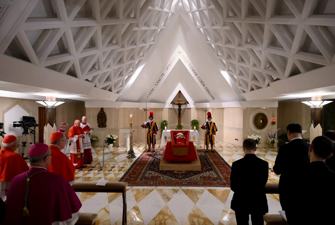Trupul Papei Francisc in sicriu Foto Vatican Media jpg