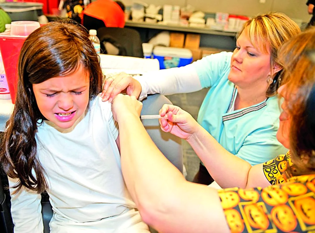 
    Pentru copii vor fi  aduse 500.000 de doze  de vaccin de la GSK  