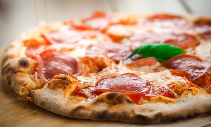Pizza: cum a ajuns mâncarea săracilor din Napoli cel mai iubit preparat din lume jpeg