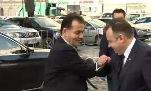 orban si tataru au evitat salutul normal pentru se proteja foto digi 24 jpeg