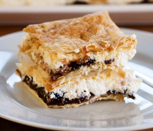 Deliciu cu crema de vanilie jpeg