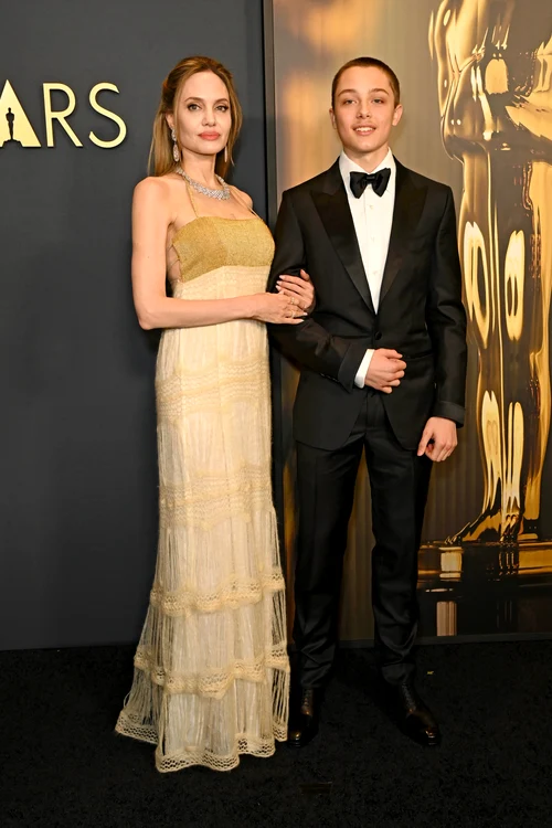 Angelina Jolie, alături de fiul ei, Knox Jolie-Pitt
