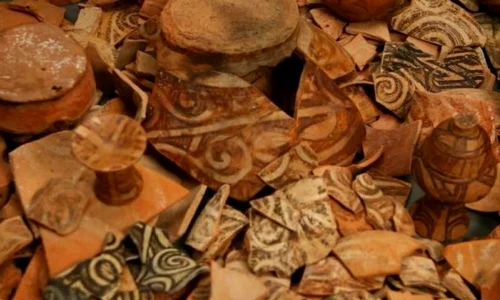 Peste 100 de vestigii, aparţinând civilizaţiei preistorice Cucuteni, aduse la Bucureşti jpeg
