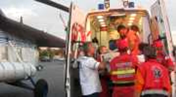 Medicii l-au transportat pe micuţ cu elicopterul la un spital din Capitală (Foto Arhivă)