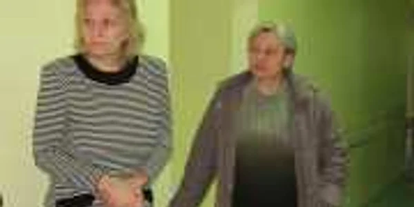Victoria Clinceanu, lider de sindicat Sanitas şi Lidia Tudorică, lider sindicat spital, au fost chemate de acasă