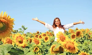 femeie floarea soarelui1121221 jpeg