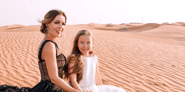 Adriana si Jennifer Petrescu s au stabilit in Dubai FOTO faceb A Petrescu jpg