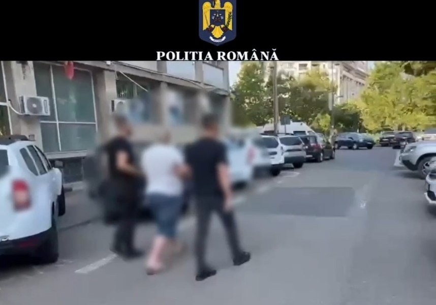 Minoră agresată sexual într-un autobuz din Capitală. Suspectul, un bărbat de 75 de ani, în arest preventiv 
