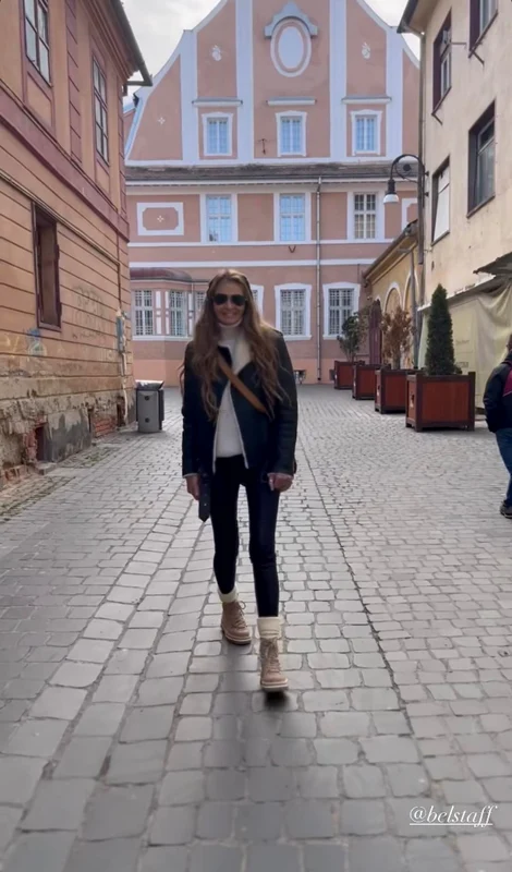 Elle, pe străzile din Brașov