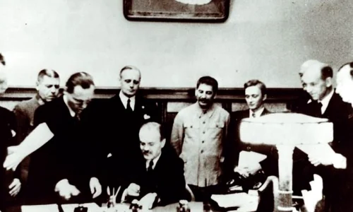 Molotov: România nu avea dreptul să rupă pacea cu URSS jpeg