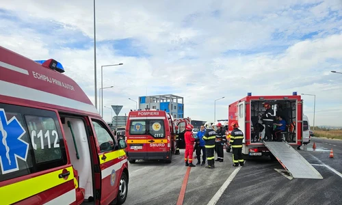 Coliziune între două microbuze pentru transport cu 19 victime în municipiul Sibiu Foto ISU Sibiu 
