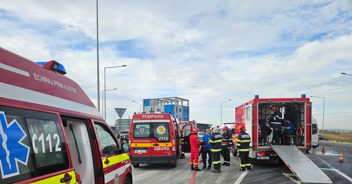Accident grav în Ialomița: Autocar cu 32 de persoane implicat, șapte victime la spital