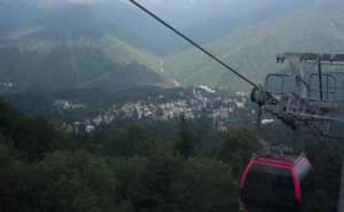 Turiştii care se vor plimba cu telegondola vor avea parte de o privelişte excepţională 