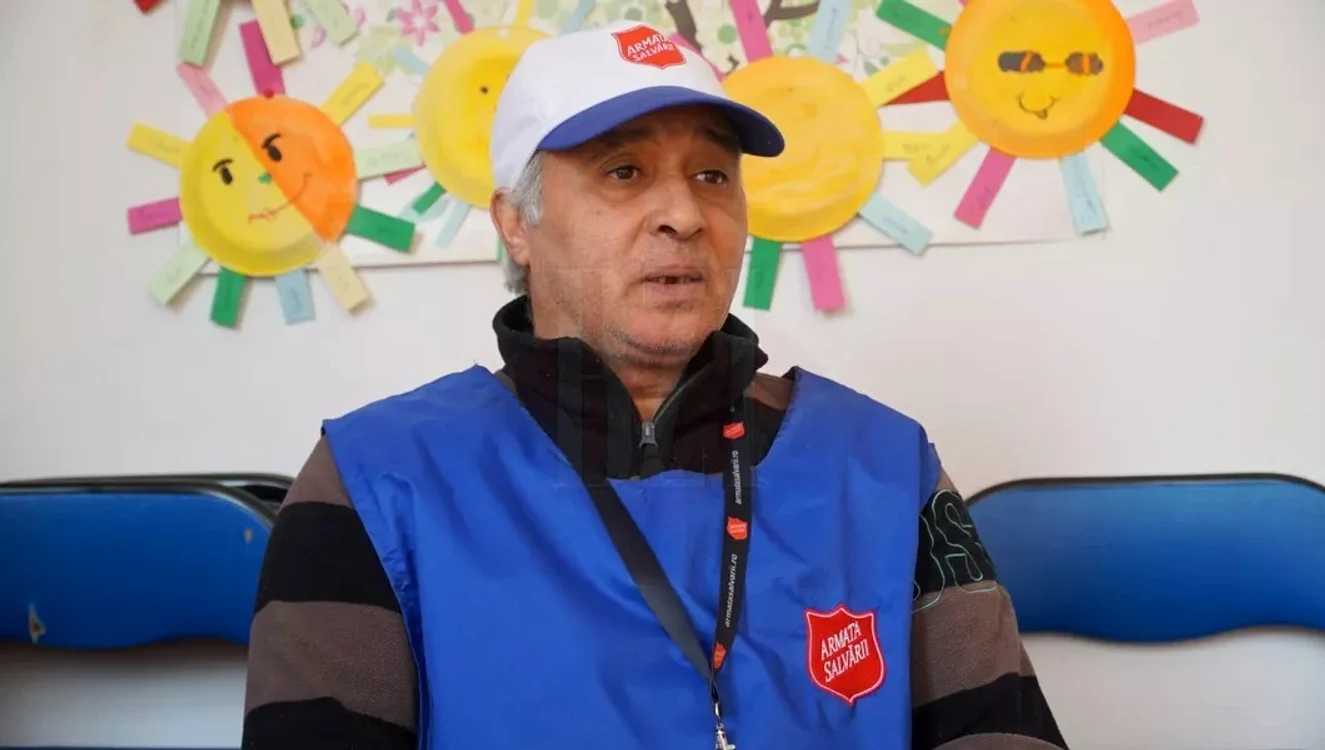 
    Fost om al străzii, Cătălin Stănescu îi ajută acum pe boschetari  Foto: bzi.ro  