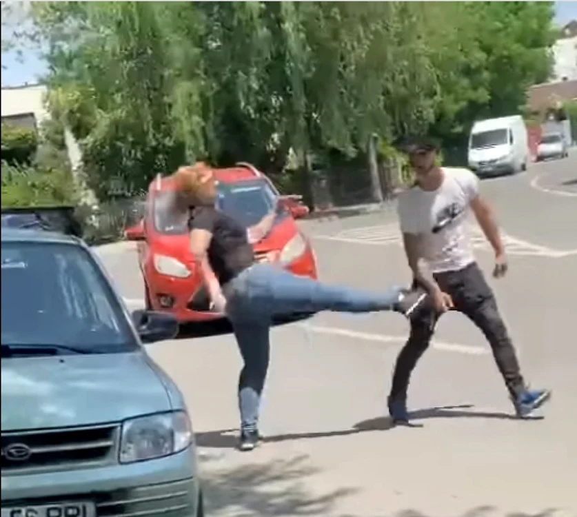 Agresiunea a avut loc în plină stradă FOTO. Captură video