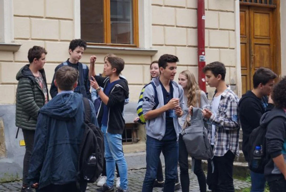 Candidaţii au dezbătut intens modul cum au rezolvat problemele la matematică FOTO Sebastian Dan