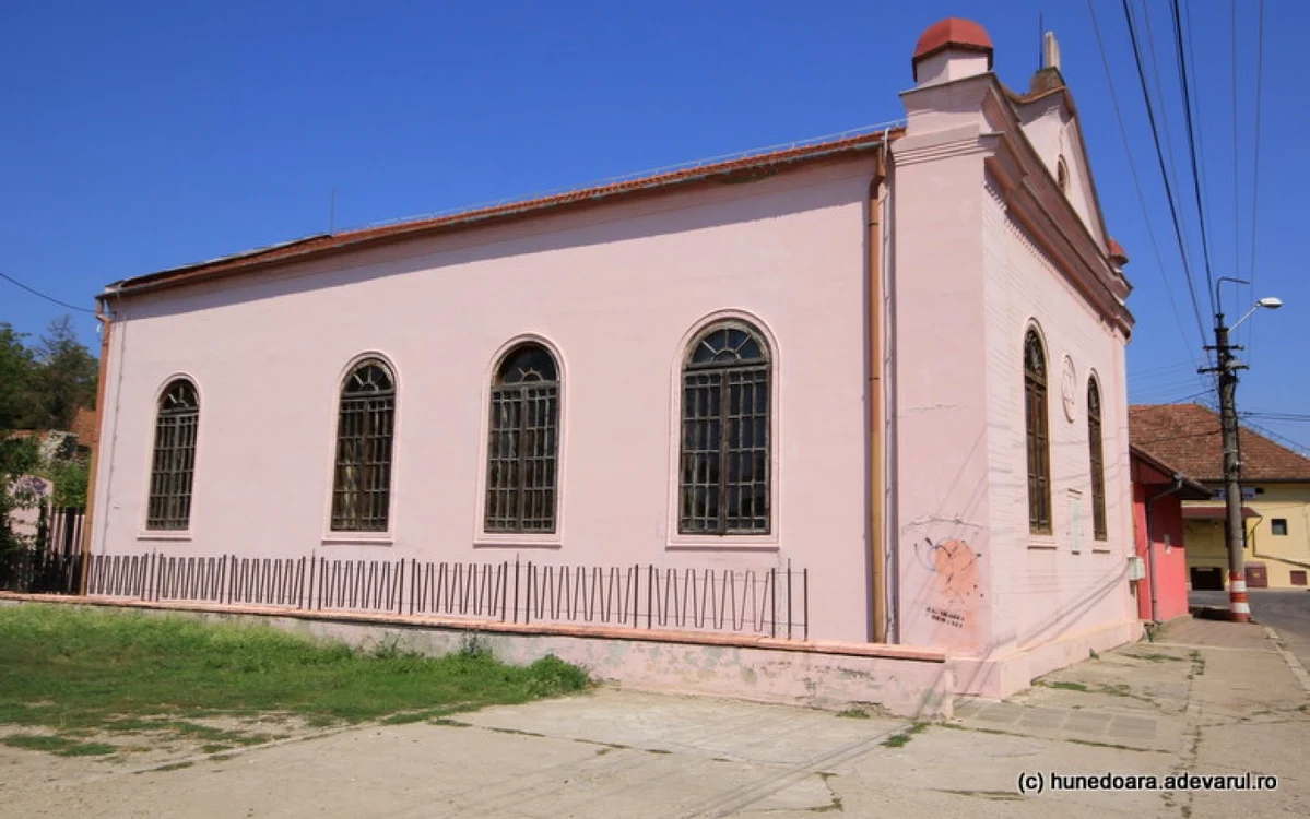 Sinagoga din Orăştie nu mai are funcţionalitate religioasă. FOTO: Daniel Guţă. ADEVĂRUL.