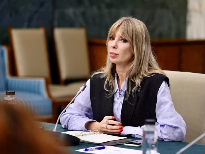 O senatoare PSD susține că tânăra ucisă la Cosmopolis a fost hărţuită ani la rând de fostul iubit. „A semnalat ameninţări cu moartea”