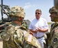 Klaus Iohannis baza Kogalniceanu look de vara JFK (6) jpeg