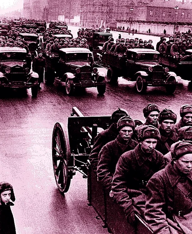 iunie 1941 recruti sovietici in drum spre front jpg jpeg