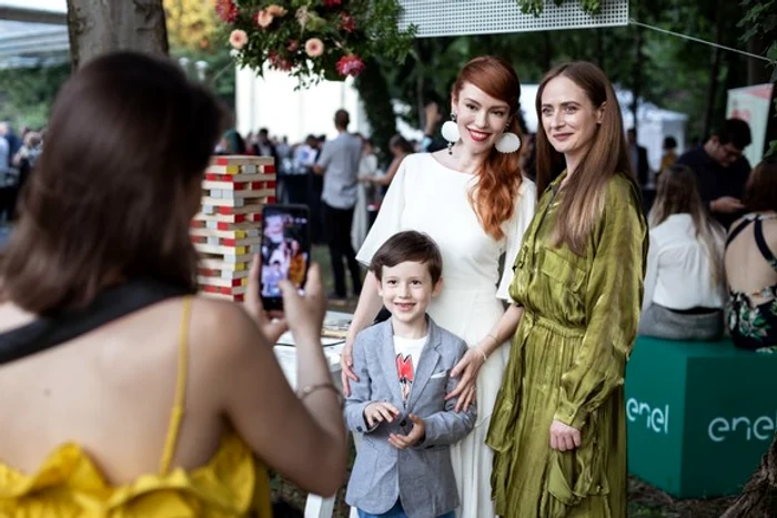 Olimpia Melinte, fericită lângă micuța Ingridfoto: Instagram