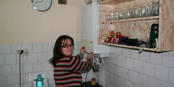 Botoşănenii care au centrale termice vor primi facură pentru căldura de pe casa scării şi subsolul blocului