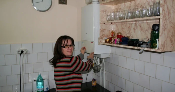 Botoşănenii care au centrale termice vor primi facură pentru căldura de pe casa scării şi subsolul blocului