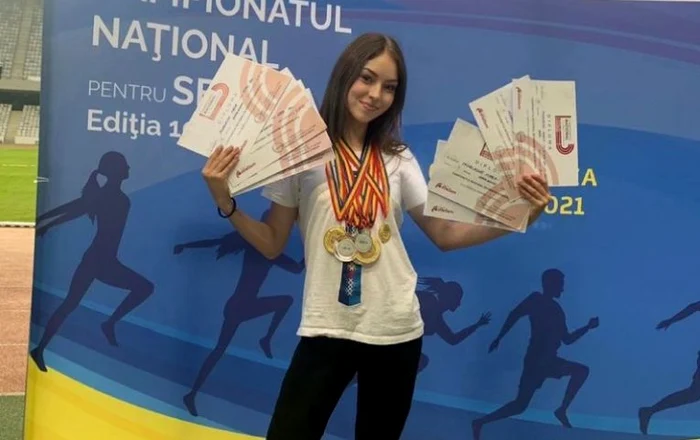 Maria Mihalache pe podiumul de modă