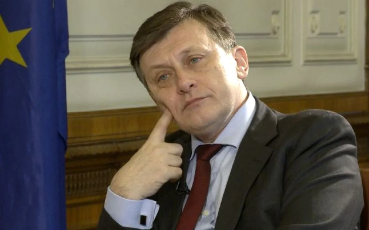 Crin Antonescu a comentat la Adevărul Live principalele evenimente politice ale săptămânii. FOTO: Adevărul