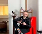 Mihai Albu, în atelierul său de creație. Este un vestit designer de încălțăminte