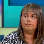 Becky Jones, femeia care a urmat 11 ani de tratament pentru cancer, deși nu a avut niciodată această boală png