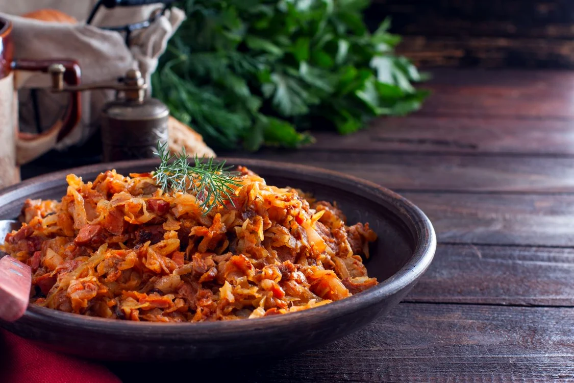 Călugării de pe Muntele Athos pregătesc o varză călită delicioasă
