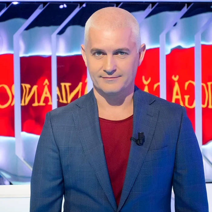 Virgil Ianţu, prezentator concurs ”Câştigă România!” (TVR 2)