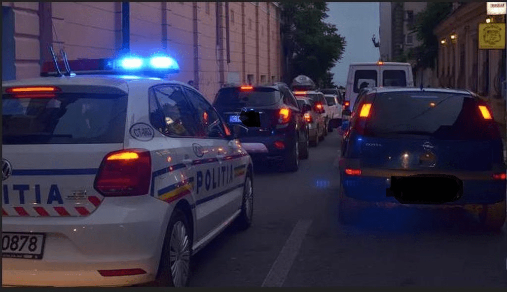 Urmărire în trafic pe străzile din Constanța. Un șofer fără permis a fugit după ce nu a dat prioritate unui pieton VIDEO